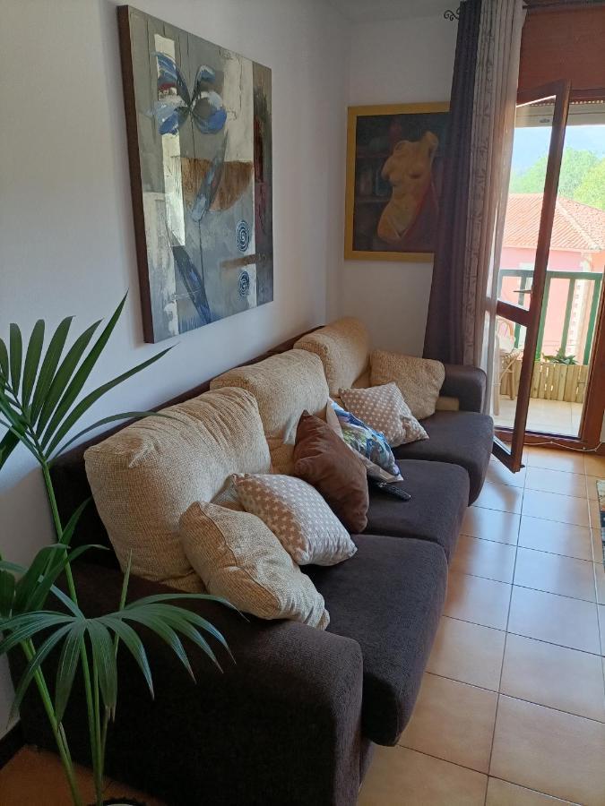 Appartement Habitación con vistas en Bádames compartido el piso con el propietario y otros huéspedes Extérieur photo