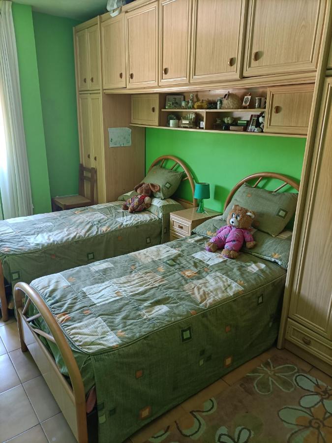 Appartement Habitación con vistas en Bádames compartido el piso con el propietario y otros huéspedes Extérieur photo