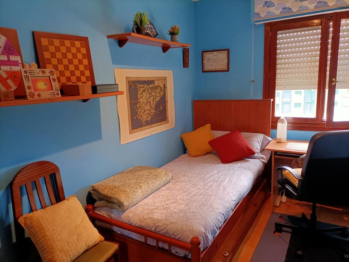 Appartement Habitación con vistas en Bádames compartido el piso con el propietario y otros huéspedes Extérieur photo